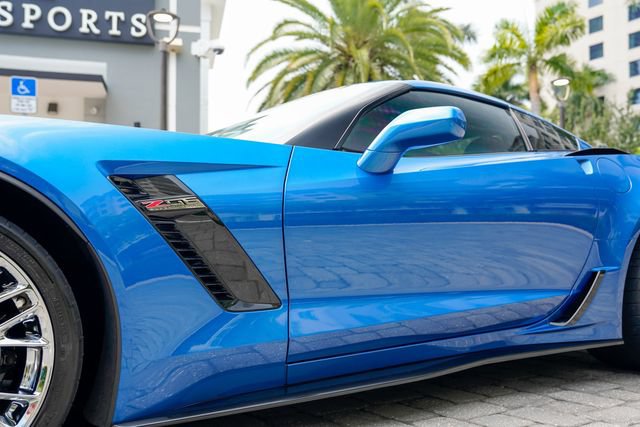 Used 2016 Chevrolet Corvette Z06 w/ 3LZ Preferred Equipment Group RWD image 12