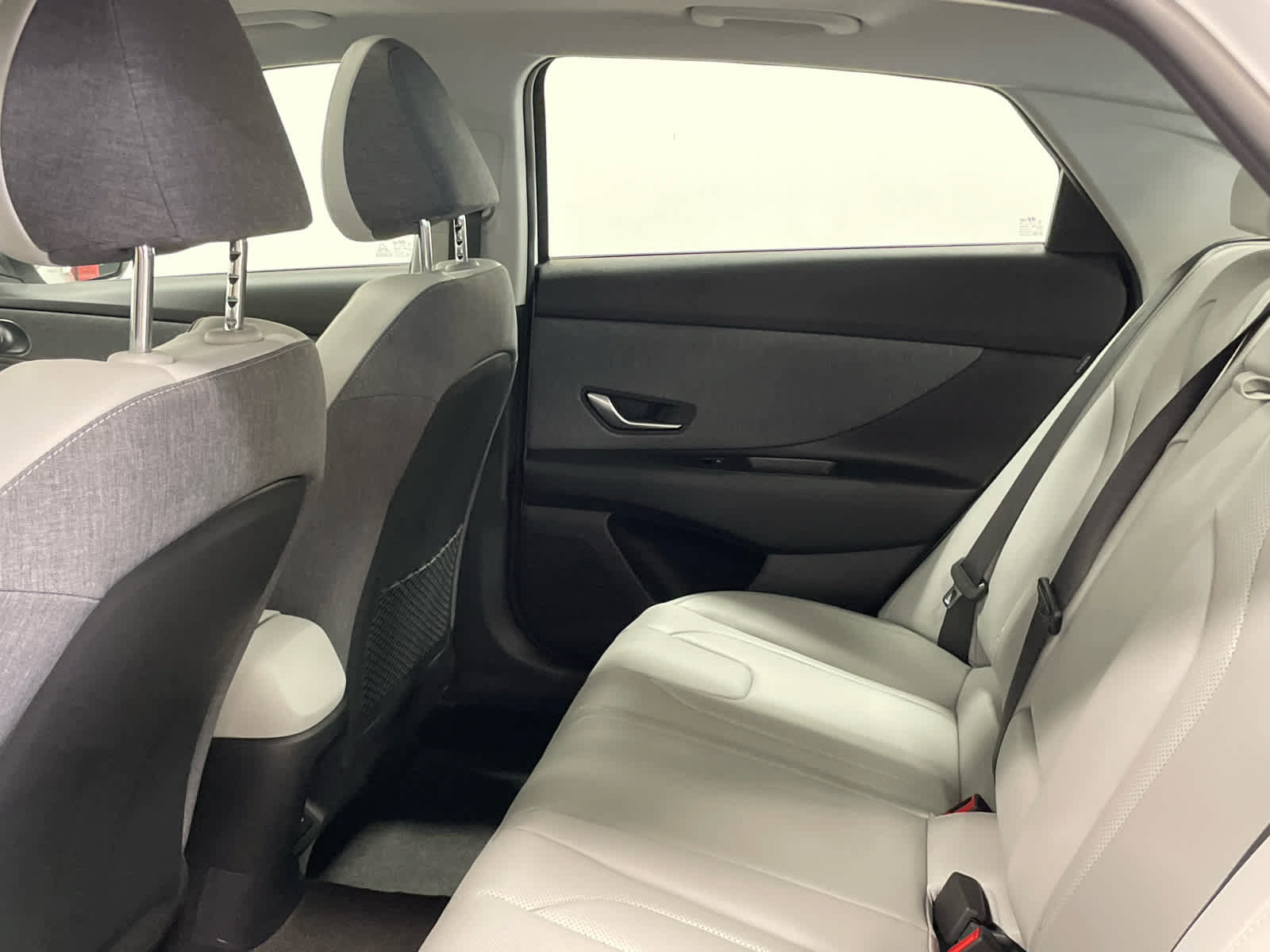 New 2026 Hyundai Elantra Limited FWD image 15