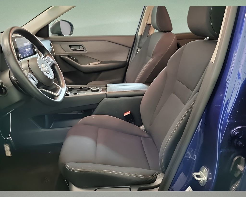 Used 2023 Nissan Rogue S image 21