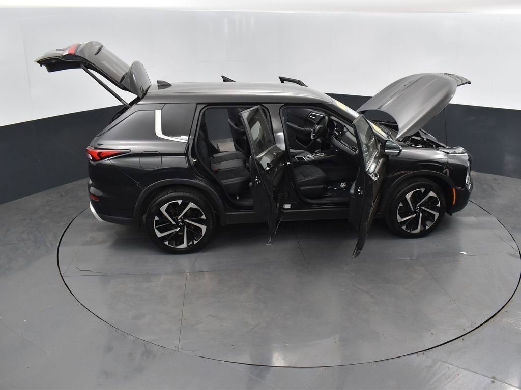 Used 2023 Mitsubishi Outlander SE image 56