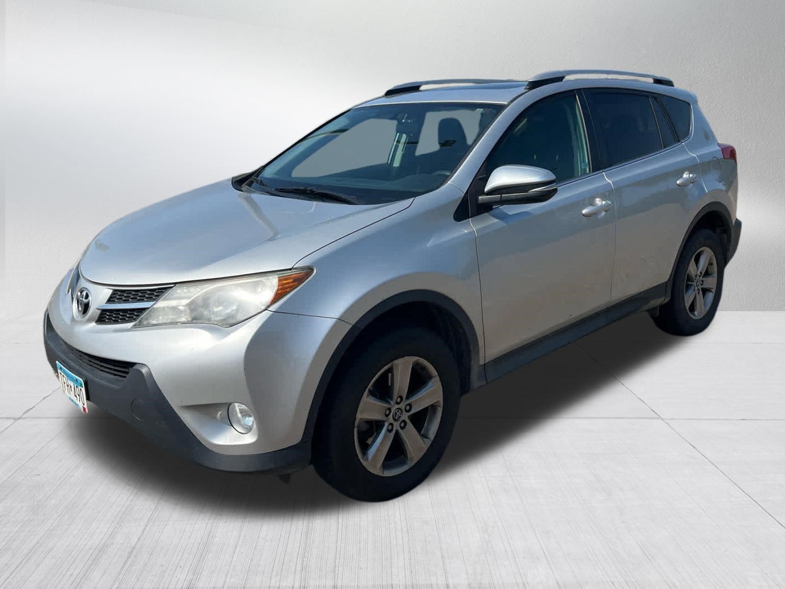 Used 2015 Toyota RAV4 XLE FWD image 2