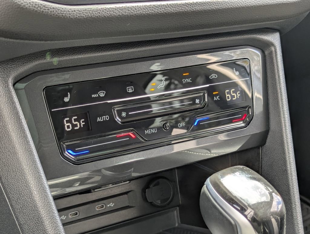 Certified 2024 Volkswagen Tiguan SE w/ Panoramic Sunroof Package image 19