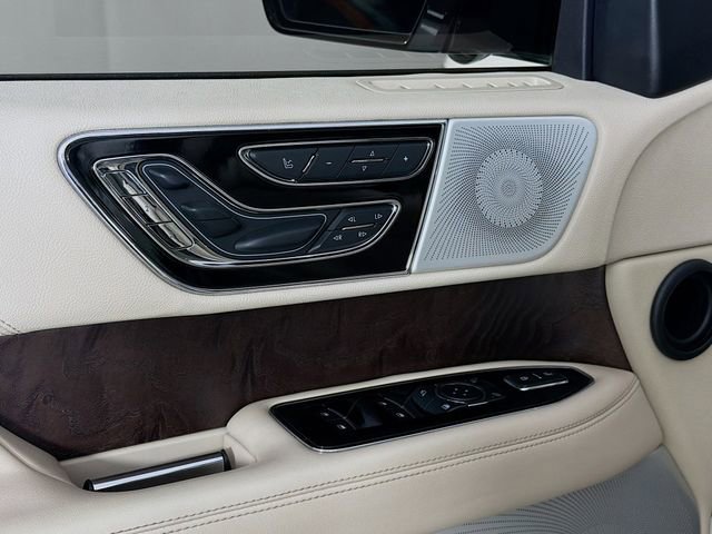 Used 2021 Lincoln Navigator Reserve w/ Luxury Package AWD/4WD image 21