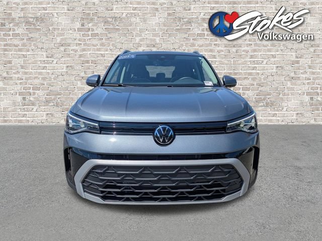 Used 2025 Volkswagen Taos SE FWD image 10