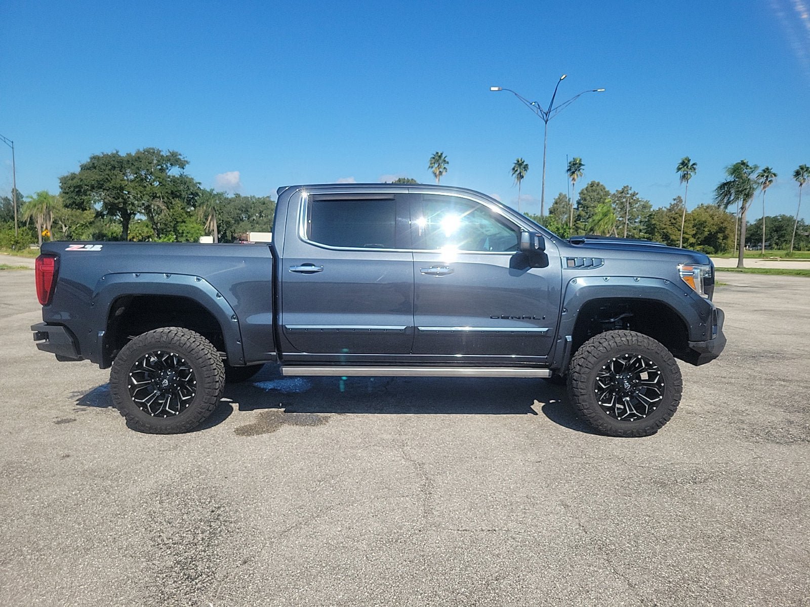 Used 2021 GMC Sierra 1500 Denali w/ Denali Ultimate Package AWD/4WD image 4