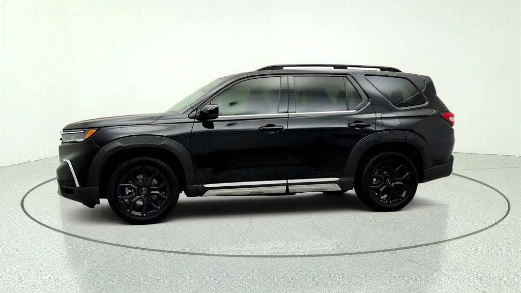 Used 2025 Honda Pilot Touring image 8