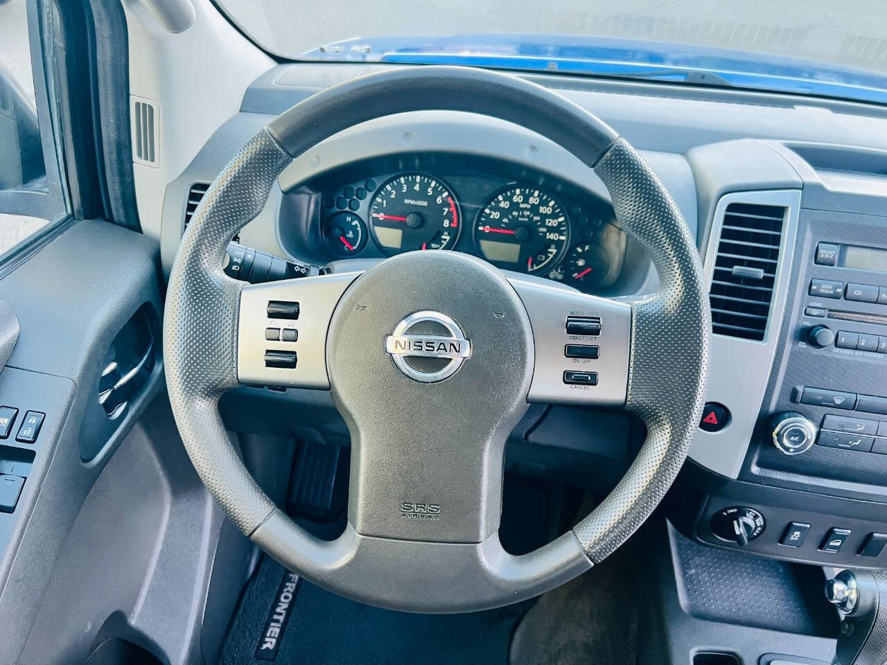 Used 2012 Nissan Frontier SV w/ SV Premium Utility Pkg AWD/4WD image 19