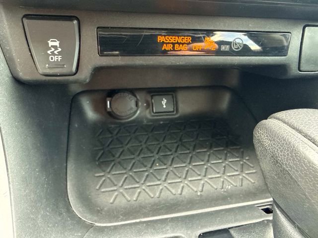 Used 2021 Toyota RAV4 LE FWD image 23