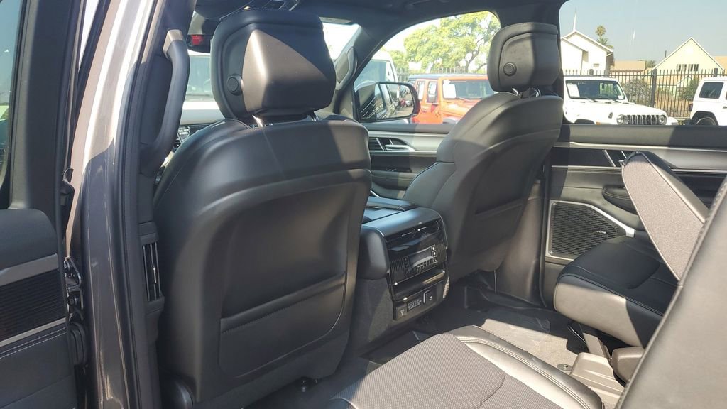 New 2025 Jeep Wagoneer Series II w/ Premium Group I image 16