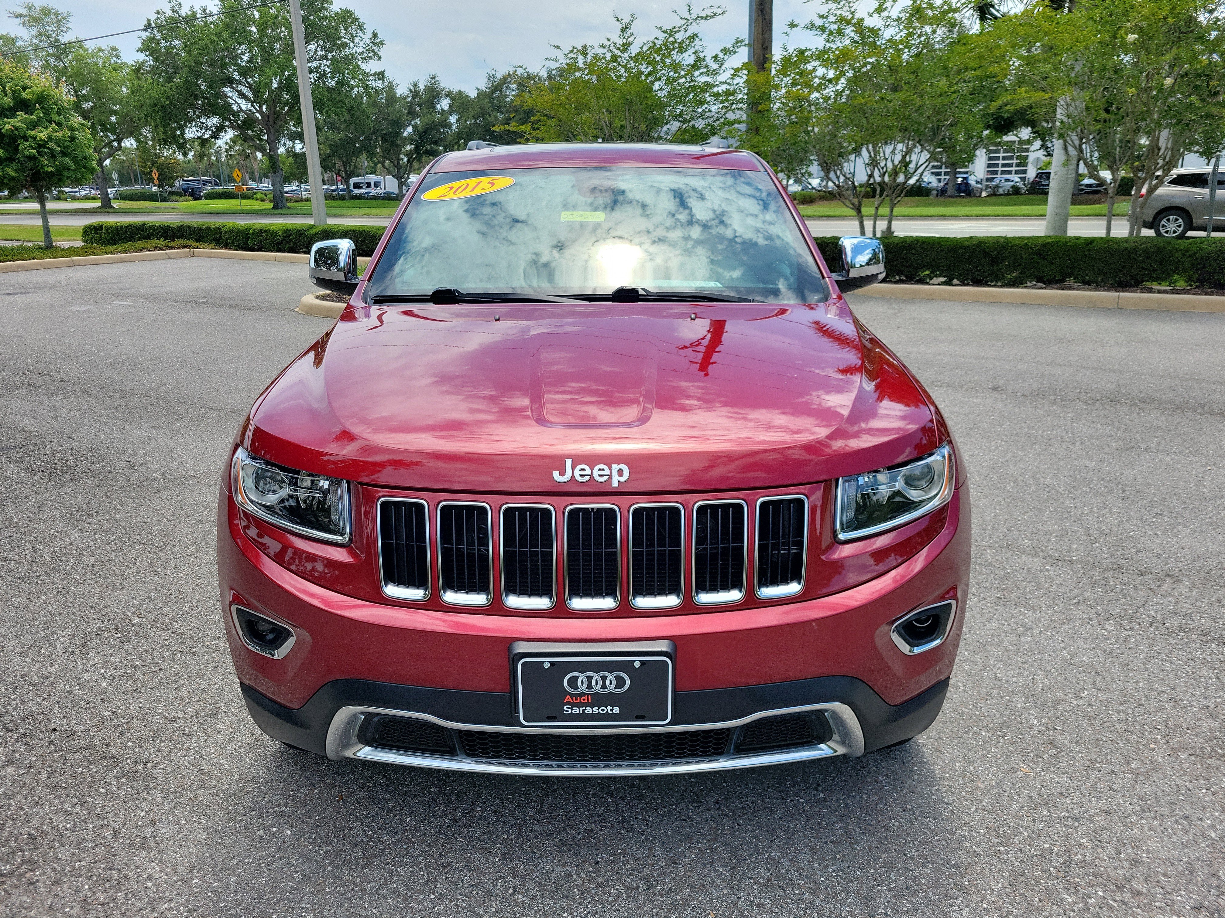 Used 2015 Jeep Grand Cherokee Limited AWD/4WD image 2