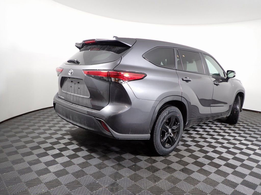 Used 2023 Toyota Highlander L image 15