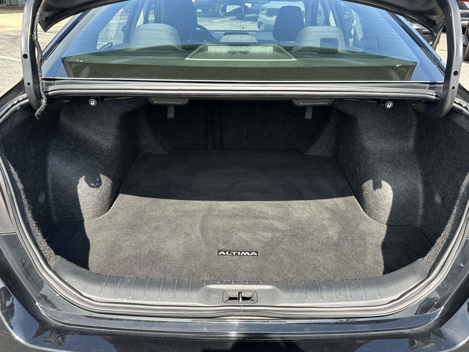 Used 2024 Nissan Altima 2.5 SV FWD image 28