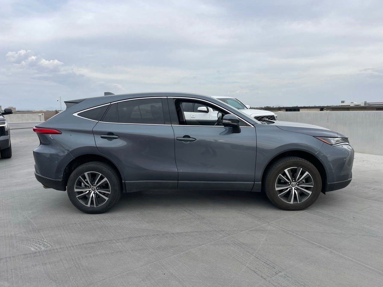 Used 2021 Toyota Venza LE w/ Carpet Mat Package (TMS) AWD/4WD image 3