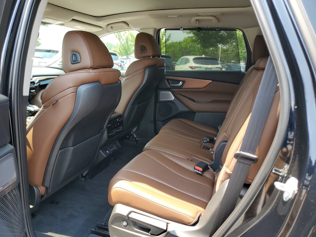 Certified 2026 Acura MDX w/ Technology Package FWD image 13