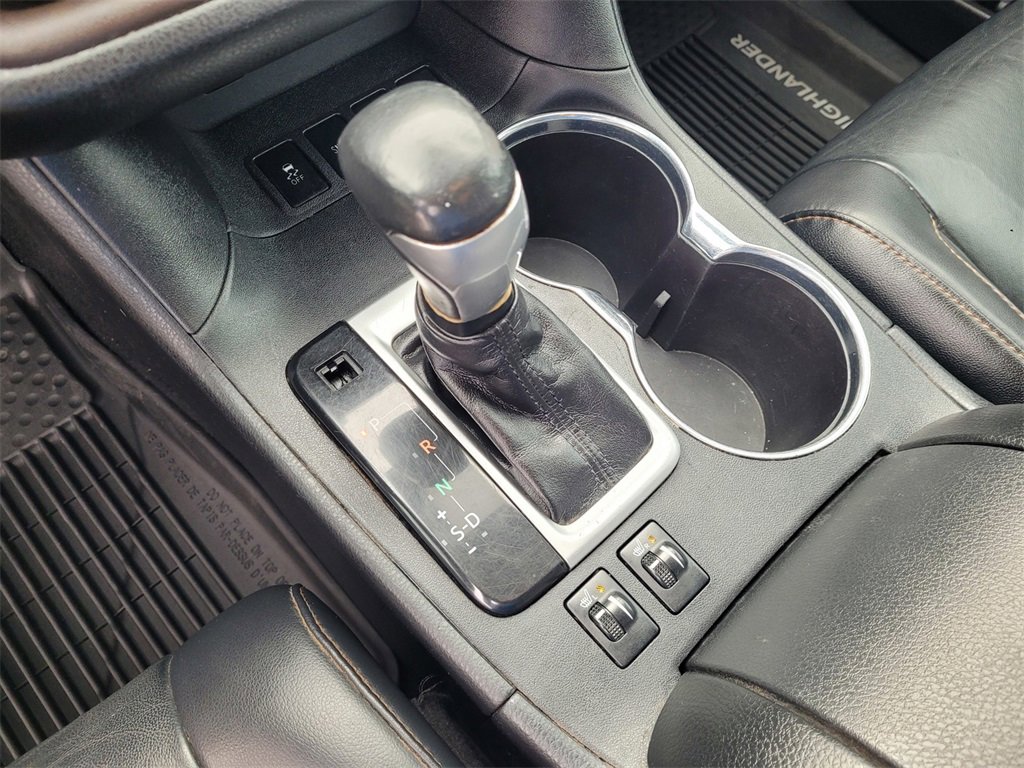 Used 2019 Toyota Highlander XLE image 18