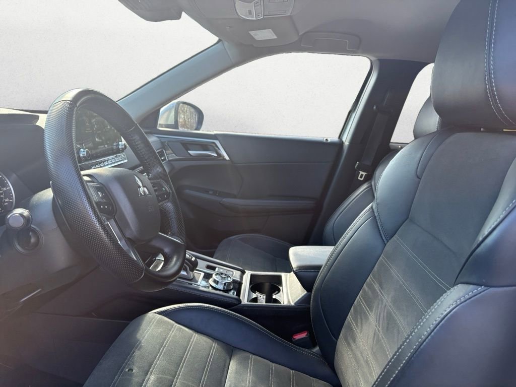 Used 2024 Mitsubishi Outlander SE image 12