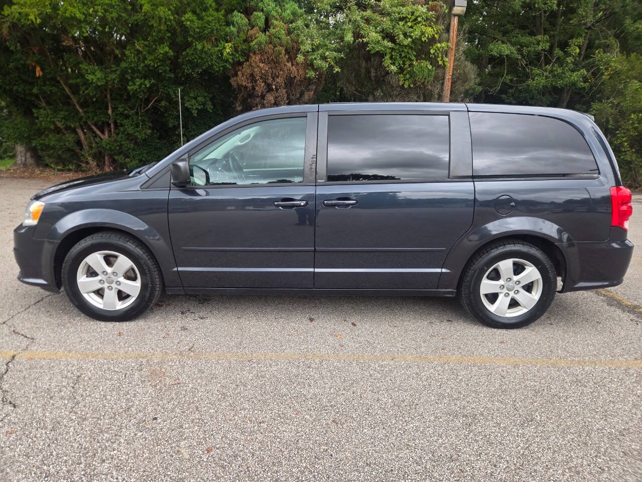 Used 2013 Dodge Grand Caravan SE FWD image 4
