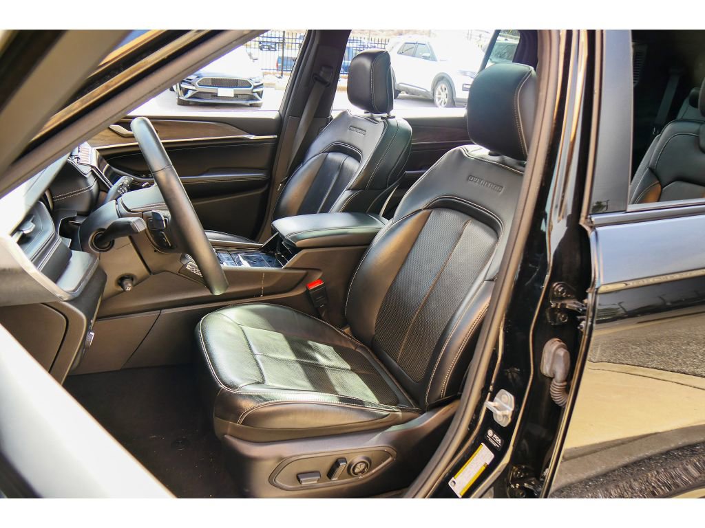 Used 2023 Jeep Grand Cherokee L Overland AWD/4WD image 10