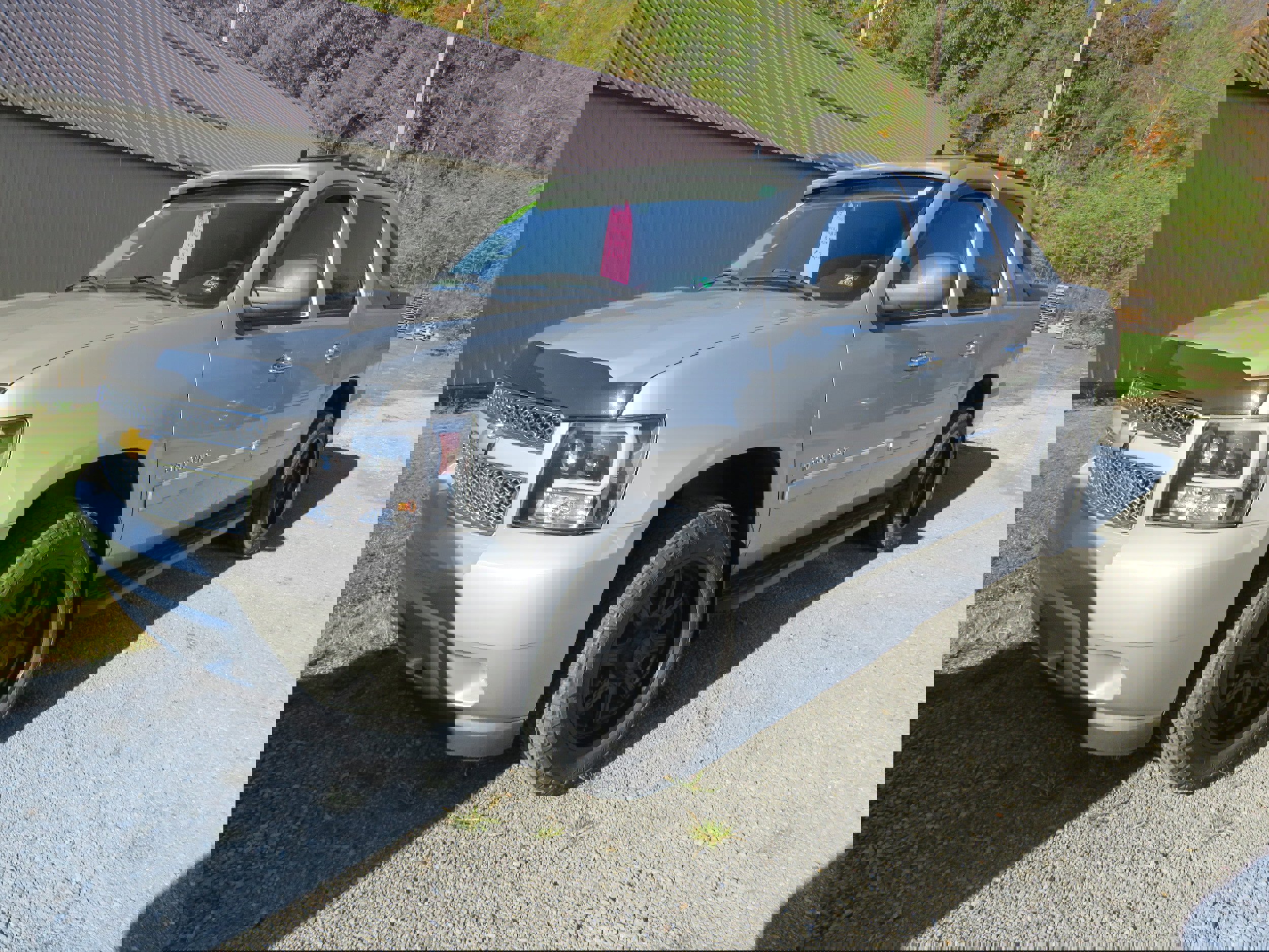 Used 2008 Chevrolet Avalanche LTZ w/ LTZ Preferred Equipment Group image 3