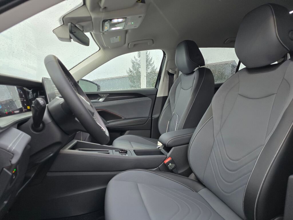 New 2026 Volkswagen Tiguan SE image 18