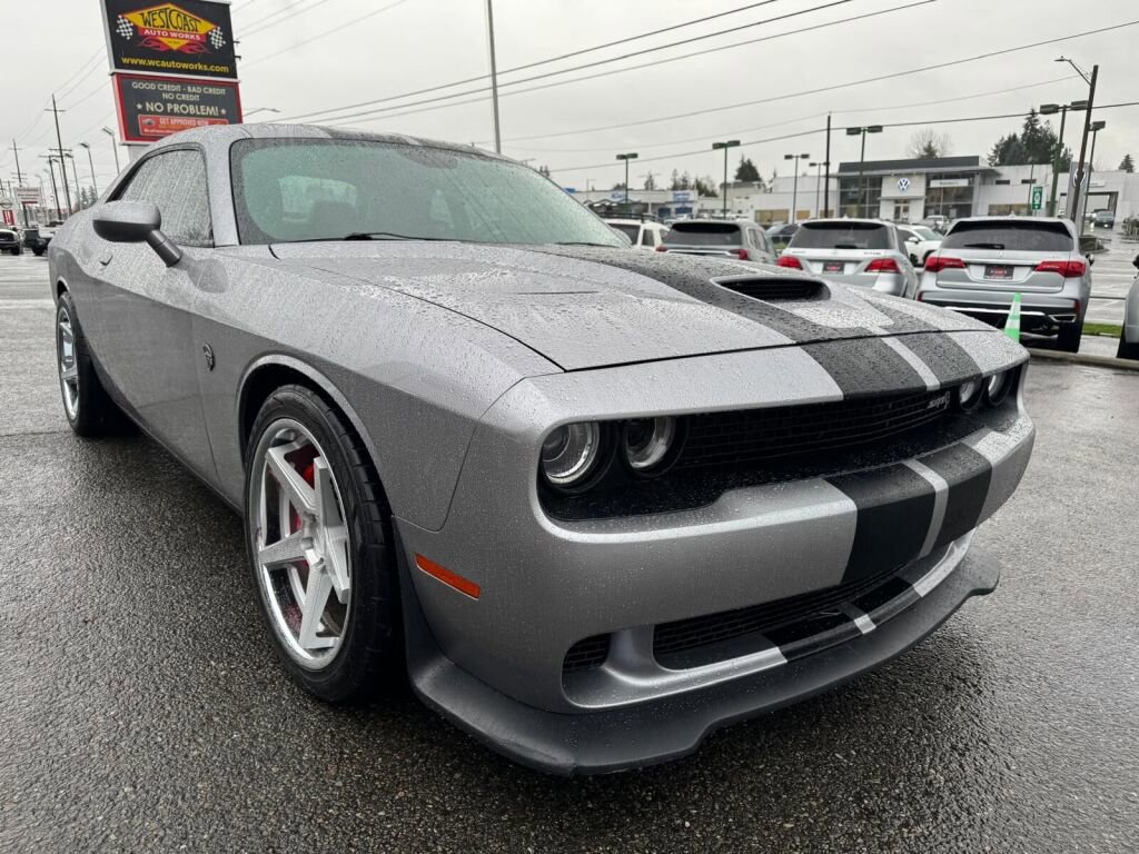 Used 2016 Dodge Challenger SRT Hellcat image 17