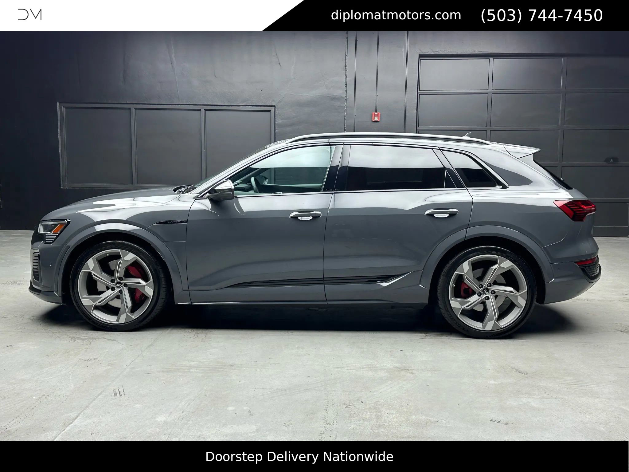 Used 2024 Audi Q8 e-tron Prestige w/ Prestige Package image 3