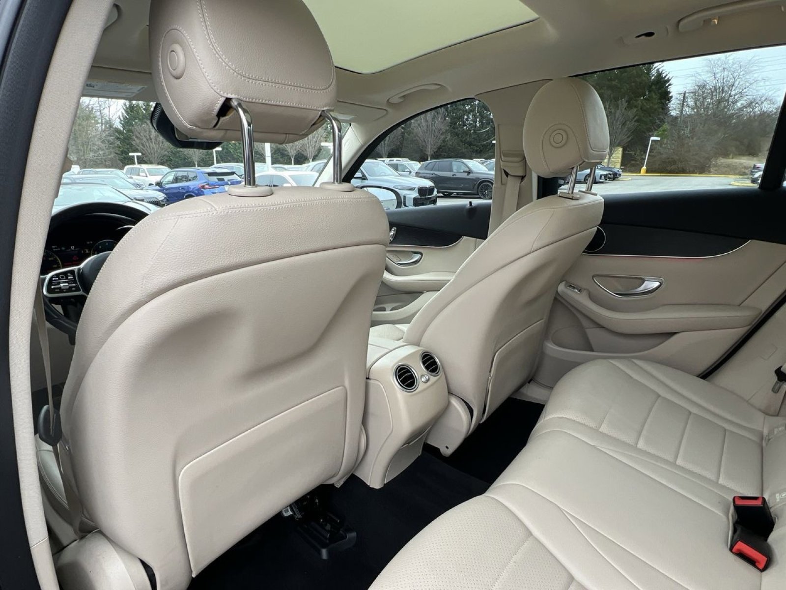 Used 2021 Mercedes-Benz GLC 300 4MATIC image 23