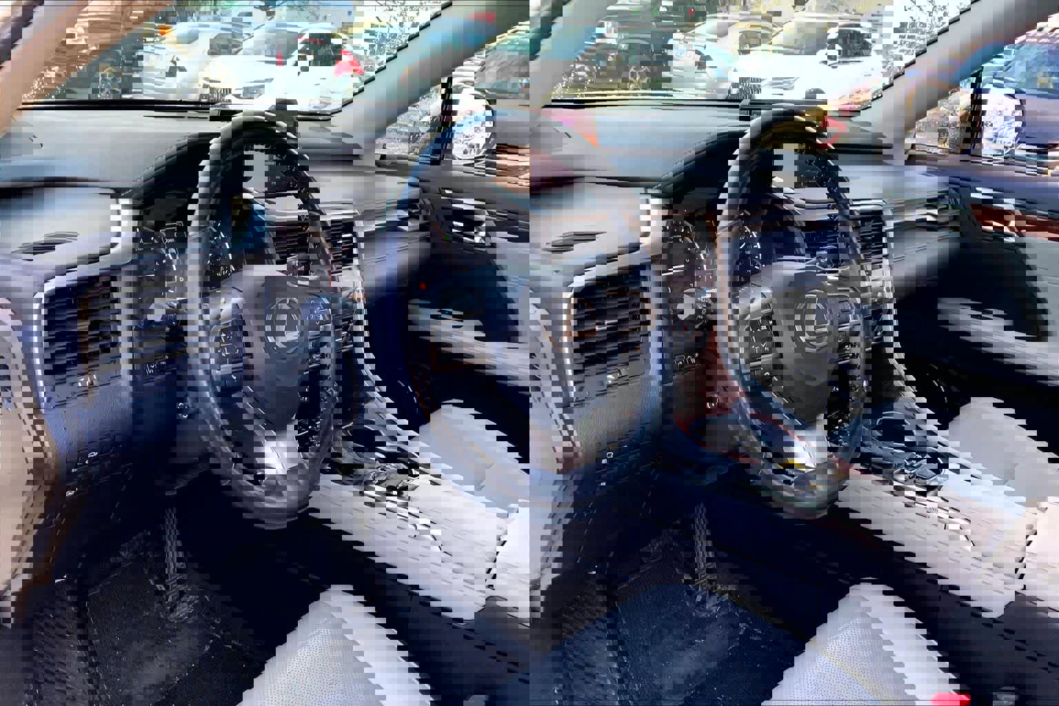 Used 2019 Lexus RX 350L w/ Premium Package image 17