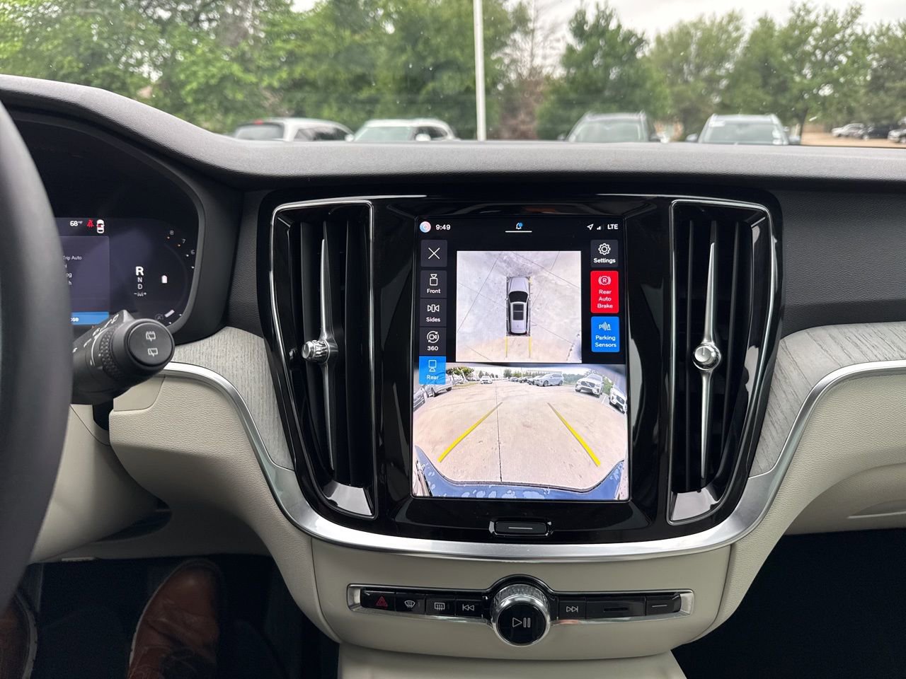 Certified 2025 Volvo V60 B5 Cross Country Plus image 25
