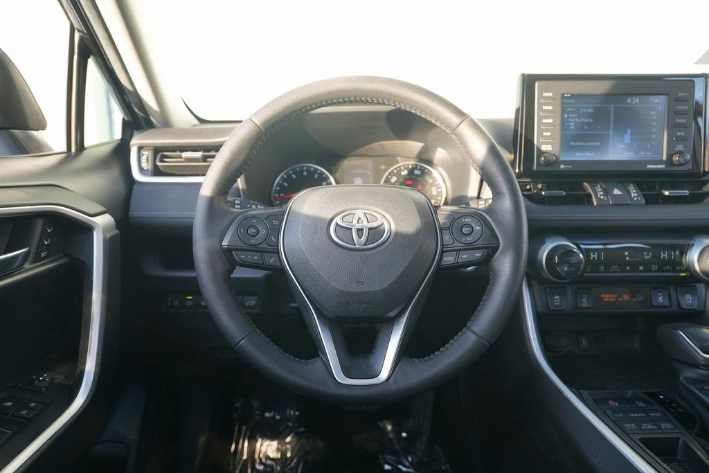 Used 2022 Toyota RAV4 XLE Premium image 42