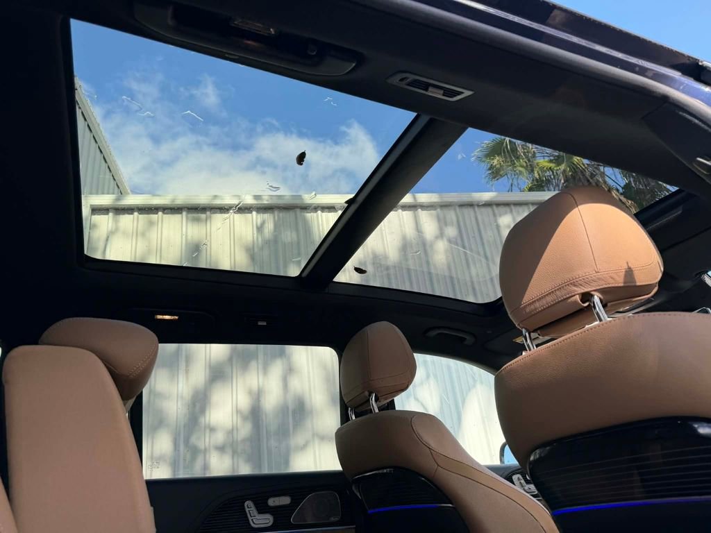 Used 2024 Mercedes-Benz GLS 580 4MATIC image 32