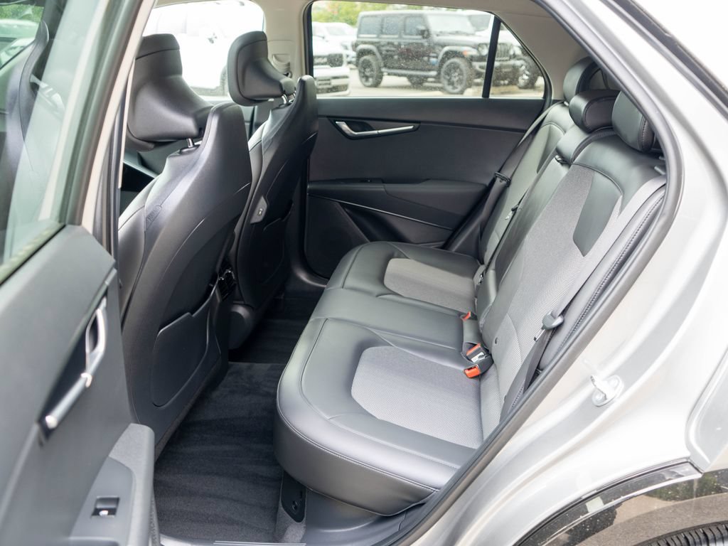 Certified 2024 Kia Niro EX Touring FWD image 12