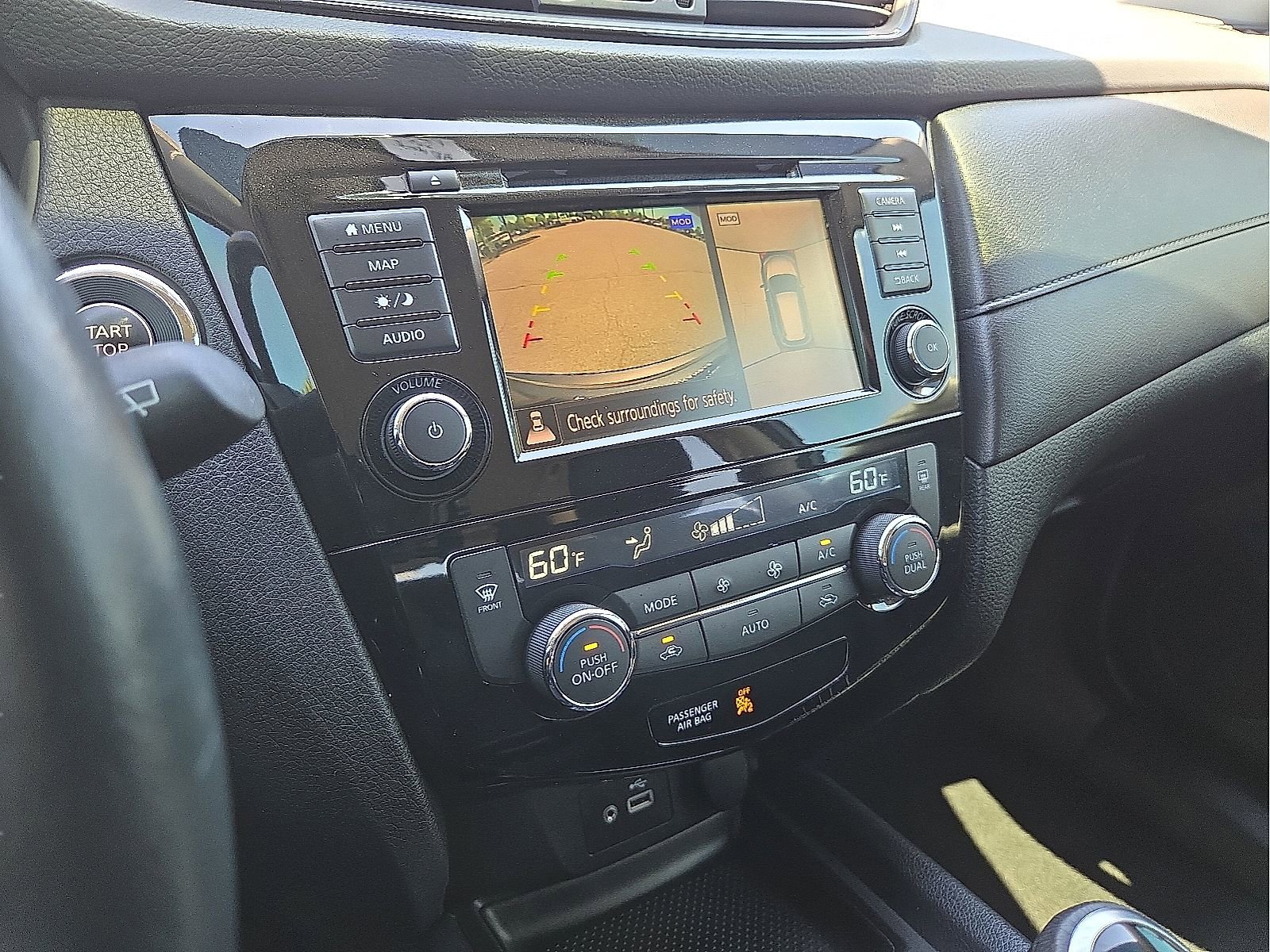 Used 2018 Nissan Rogue SV w/ Premium Package FWD image 17