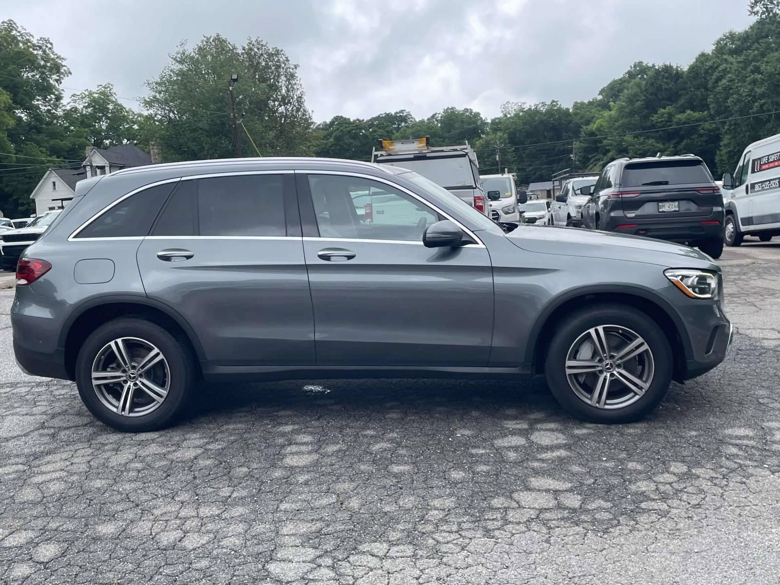 Used 2021 Mercedes-Benz GLC 300 image 2