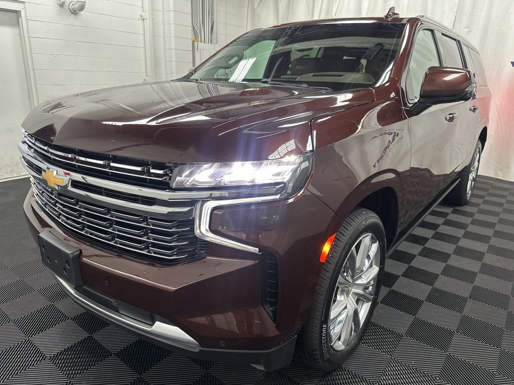 Used 2023 Chevrolet Suburban High Country image 3