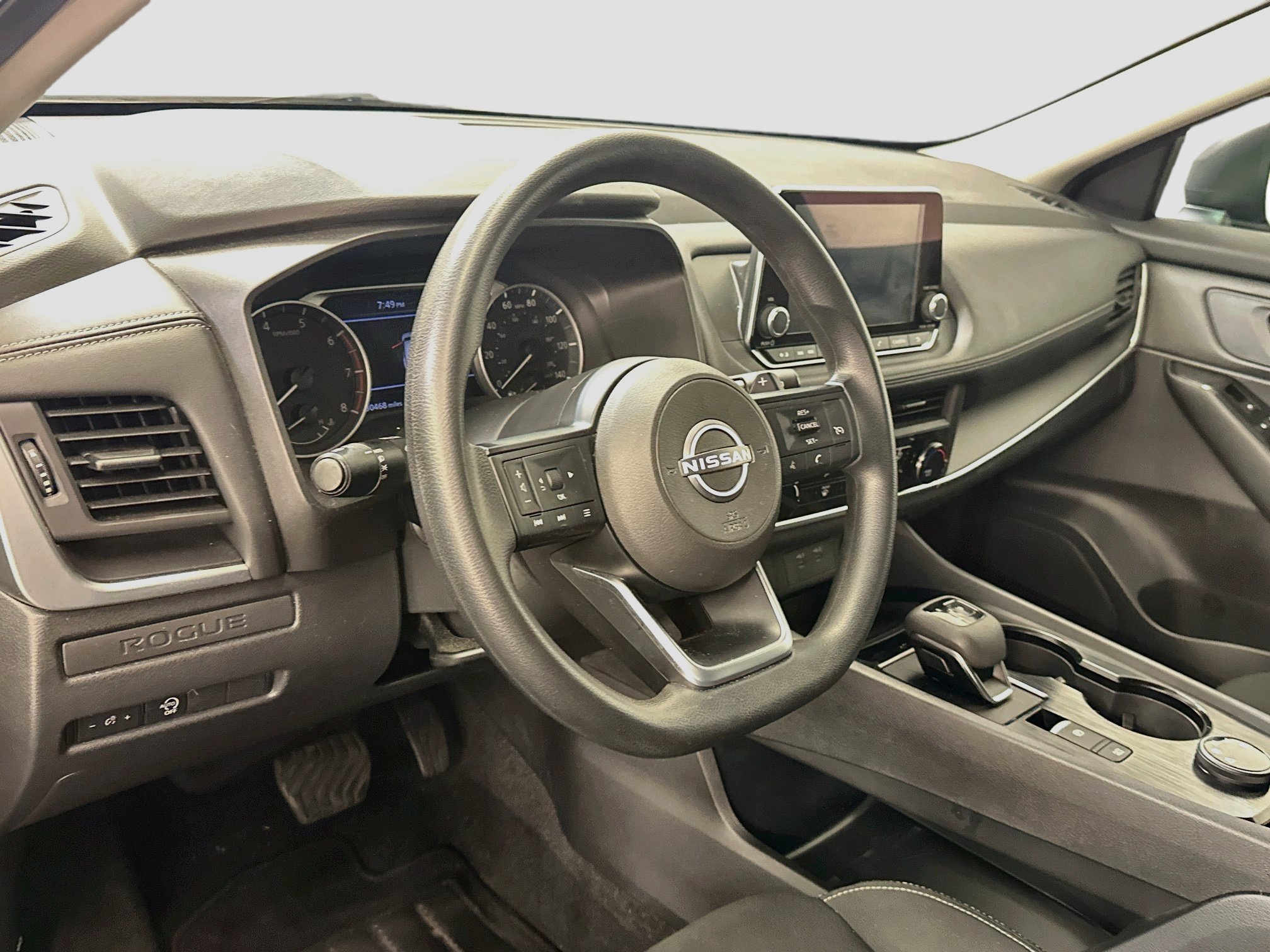 Used 2024 Nissan Rogue S AWD/4WD image 18