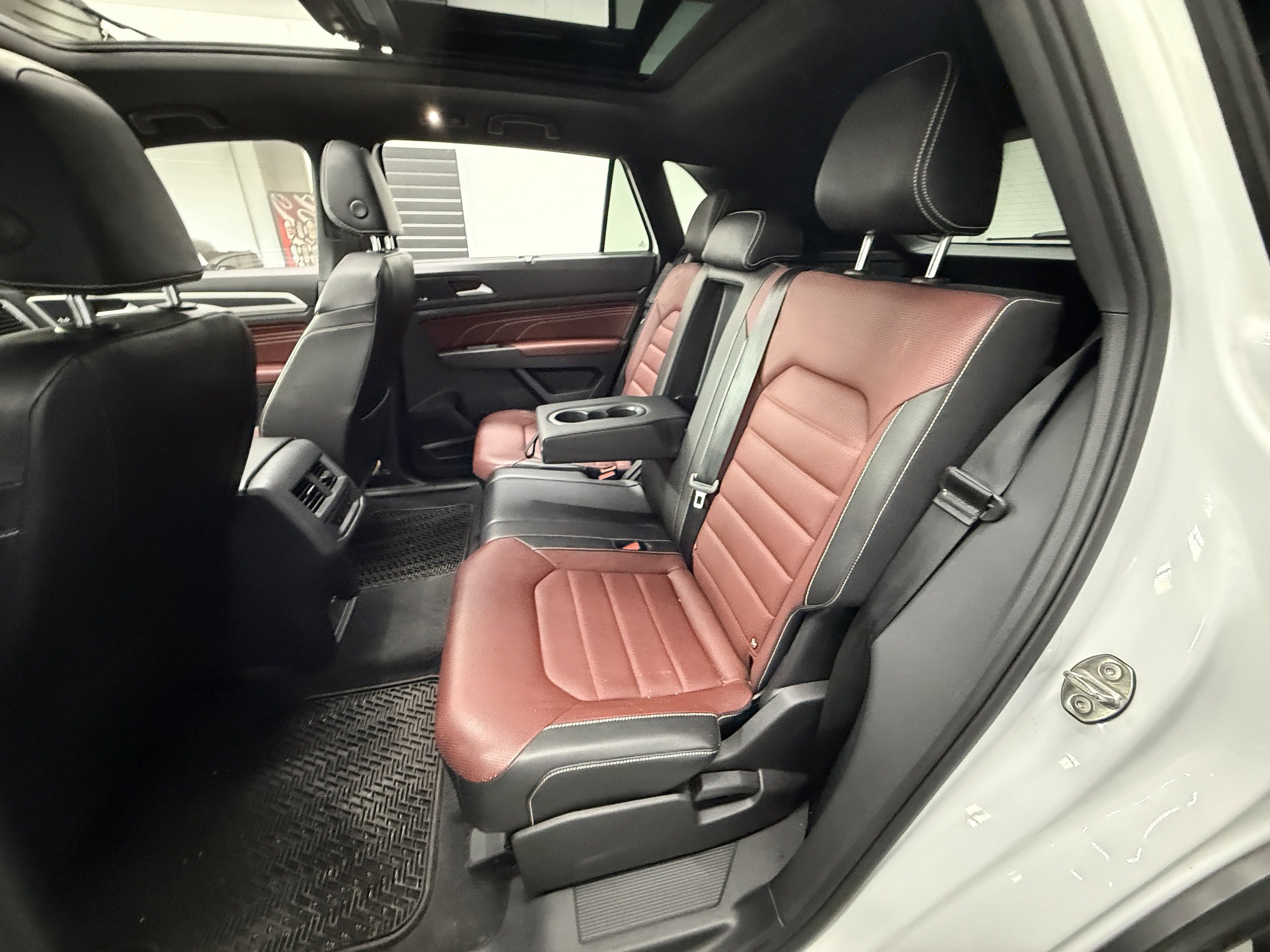 Used 2022 Volkswagen Atlas Cross Sport SEL Premium R-Line AWD/4WD image 24