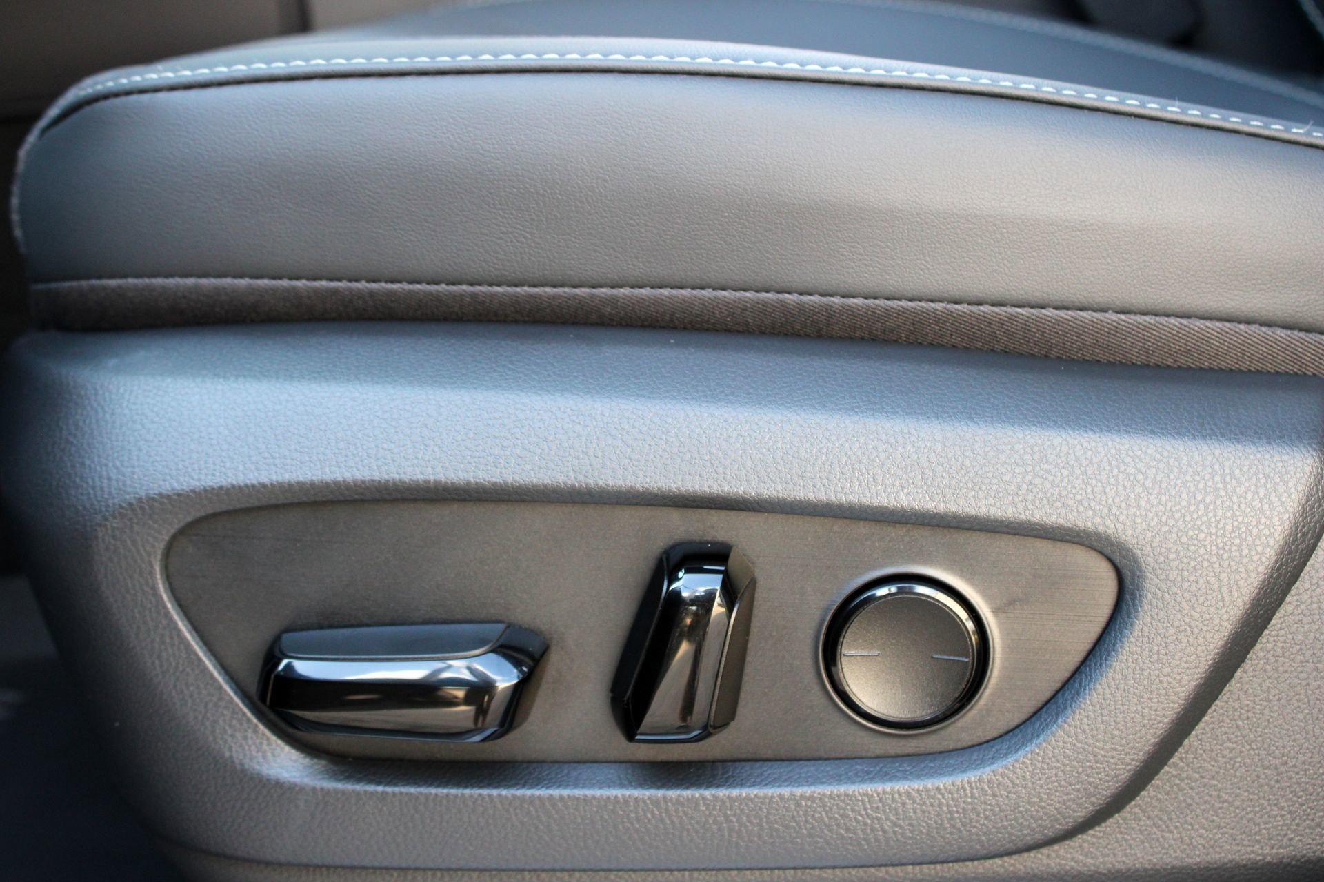 Used 2024 Lexus GX 550 w/ Accessory Package (Z1) image 27