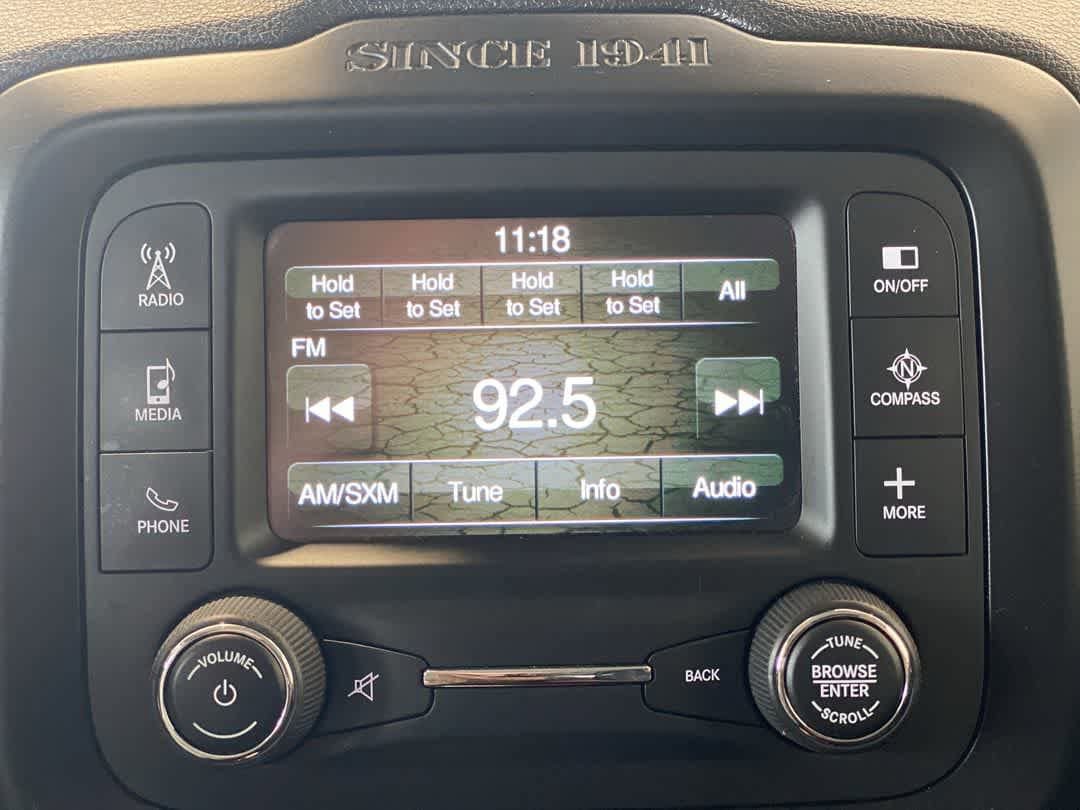 Used 2015 Jeep Renegade Trailhawk AWD/4WD image 19