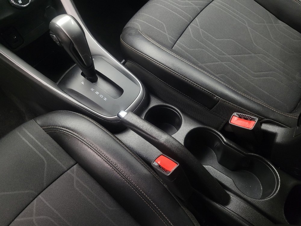 Used 2020 Chevrolet Trax LT w/ LT Convenience Package image 26