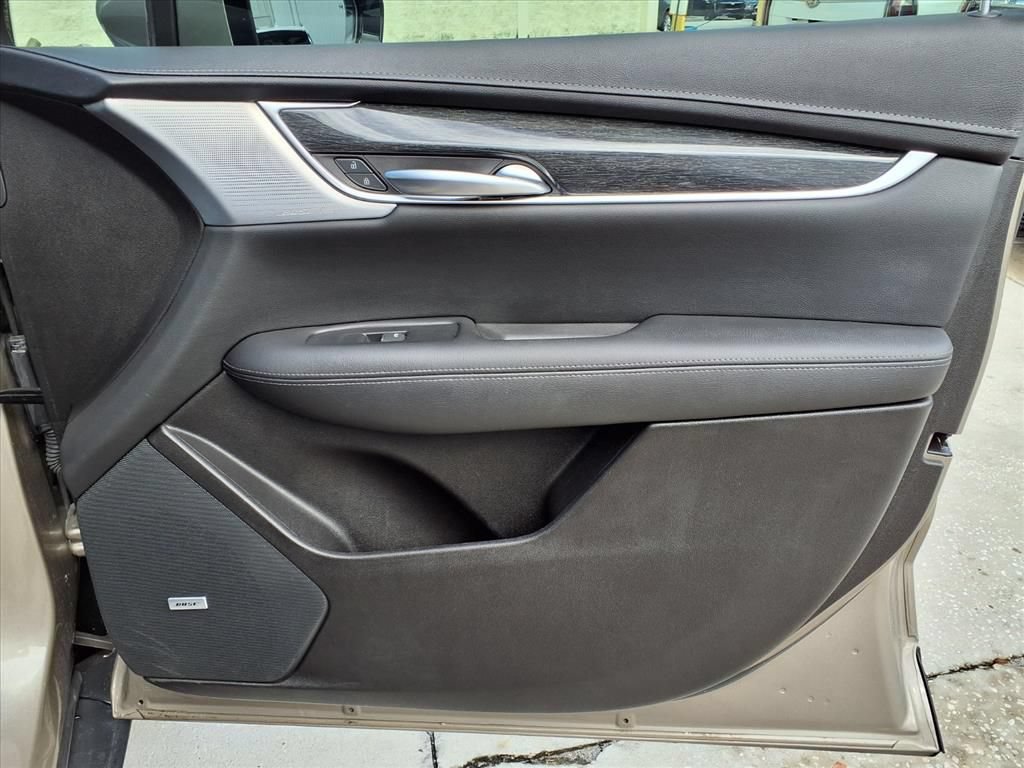 Used 2023 Cadillac XT5 Premium Luxury FWD image 11