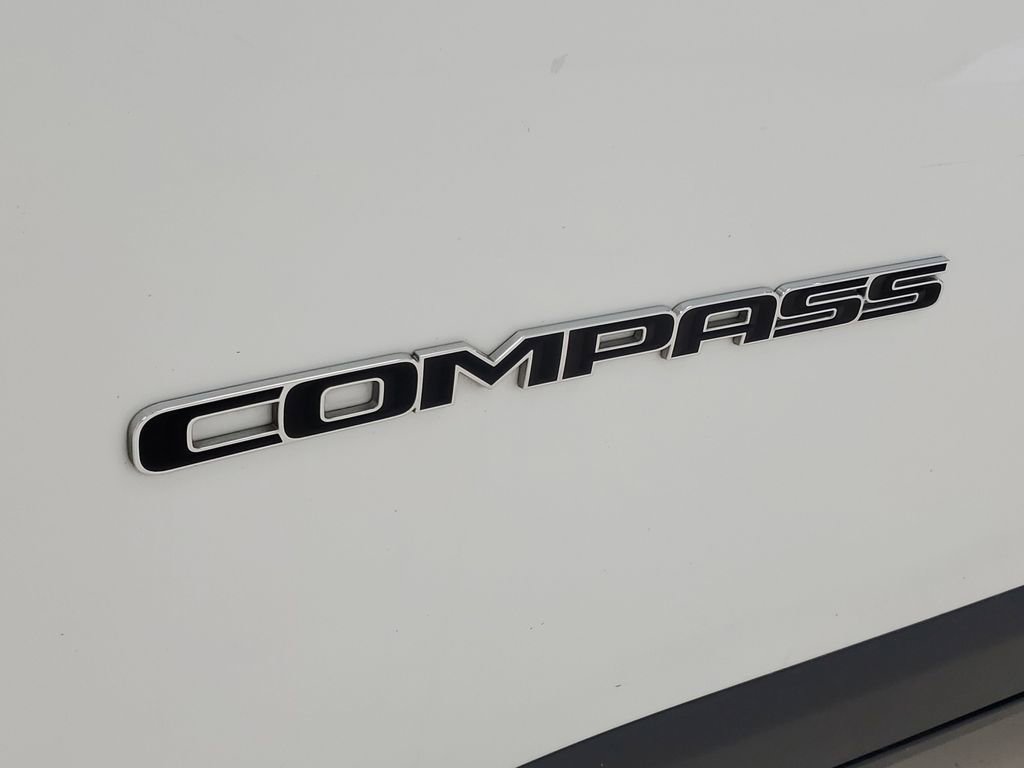 Used 2023 Jeep Compass Latitude AWD/4WD image 7