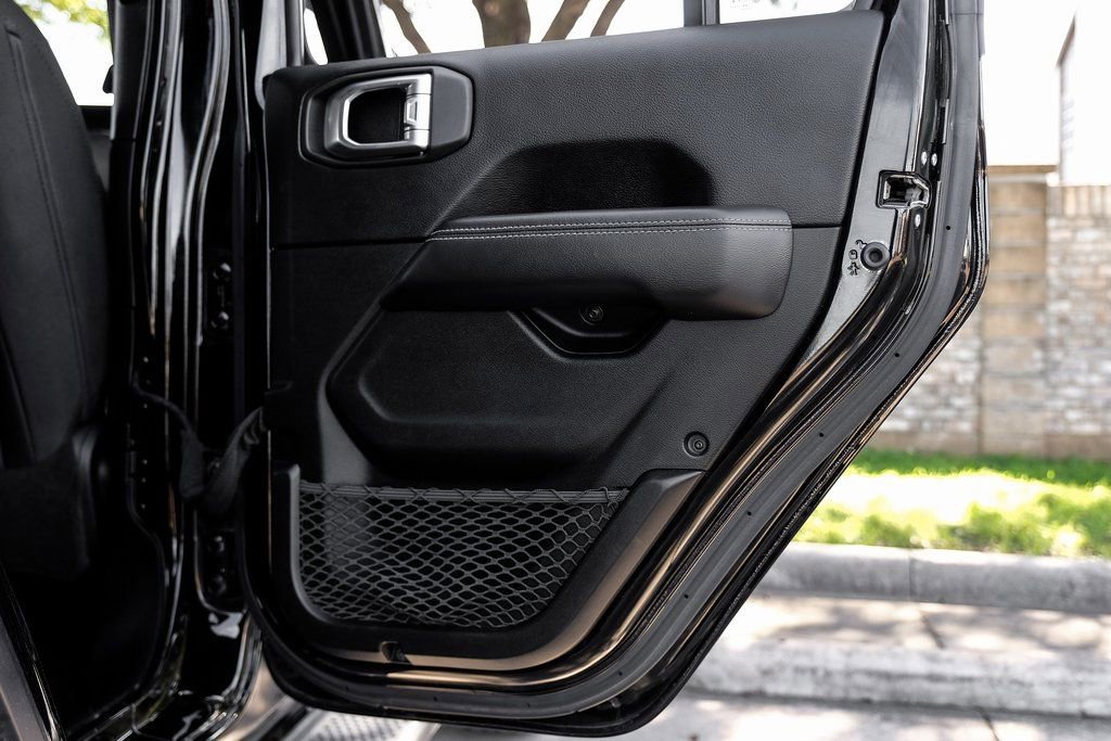 Used 2020 Jeep Wrangler Unlimited Sahara image 55