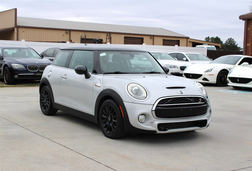 Used 2015 MINI Cooper S image 9