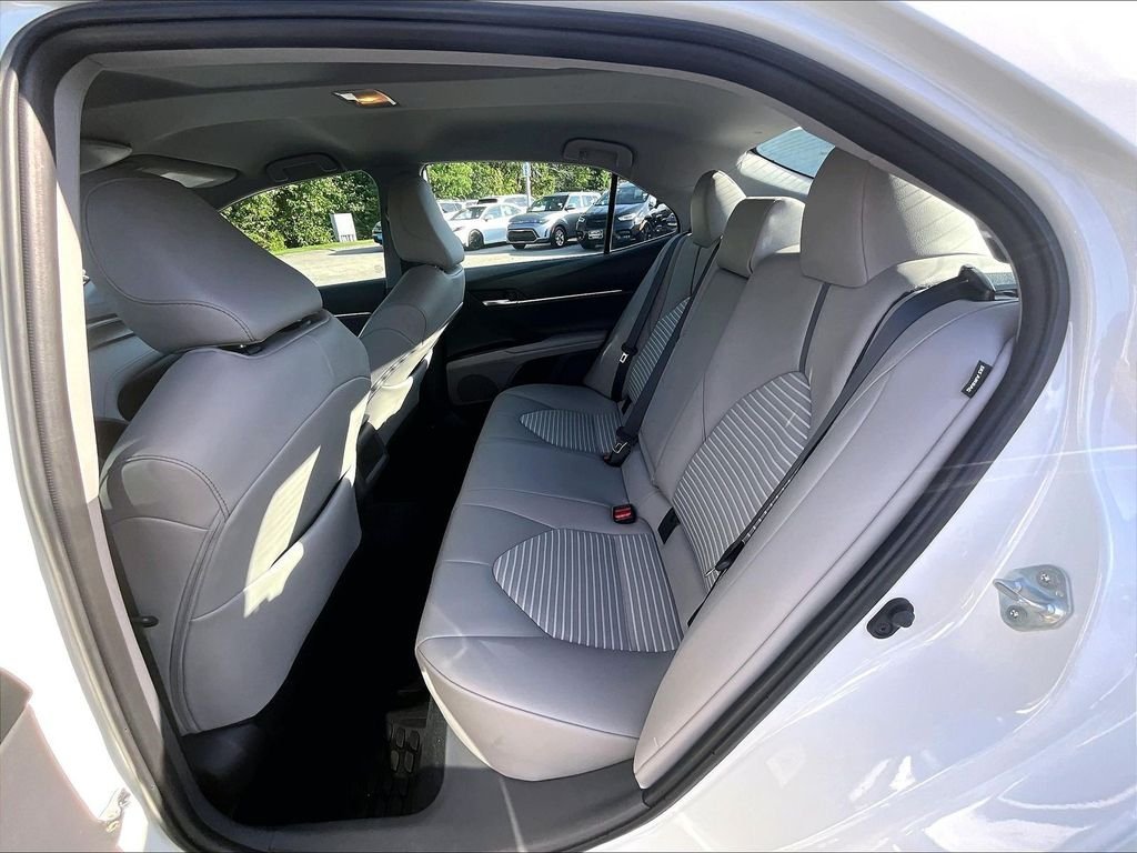 Used 2024 Toyota Camry SE AWD/4WD image 15