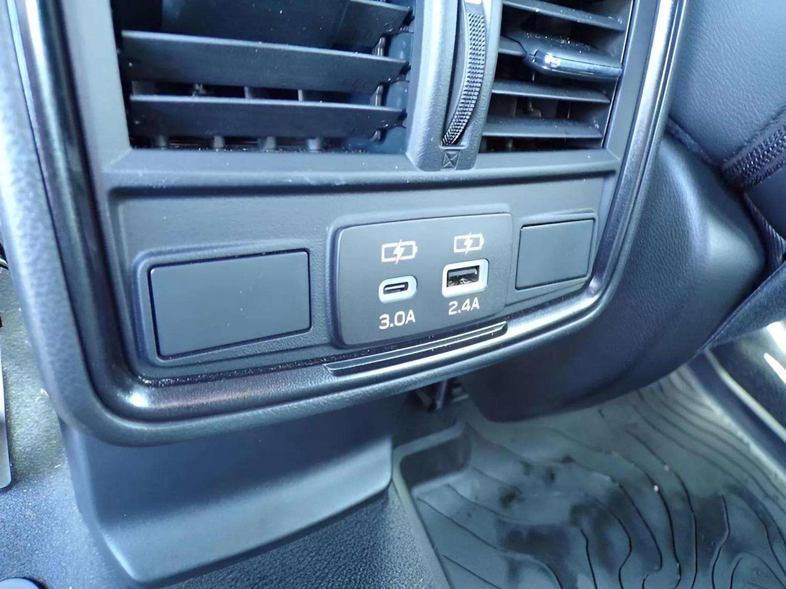 Certified 2025 Subaru Forester Limited image 18