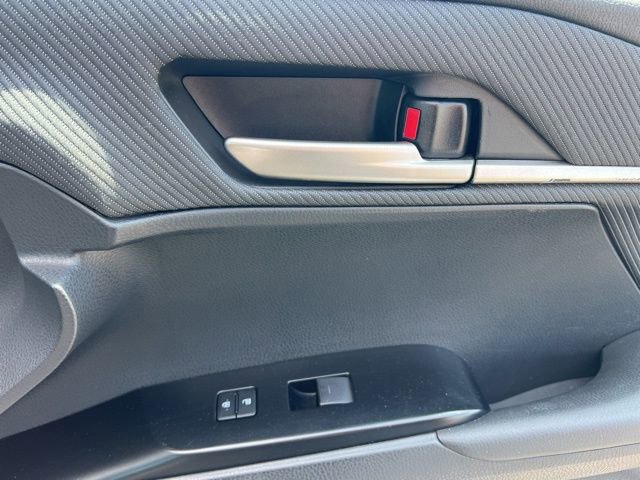 Used 2025 Toyota Camry SE FWD image 31