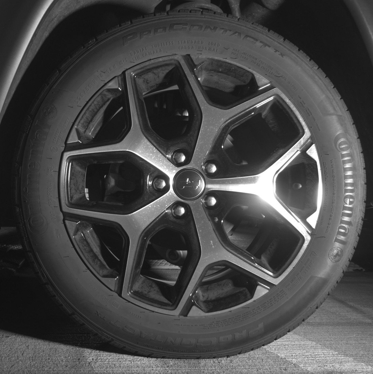 Used 2025 Jeep Compass Limited image 14