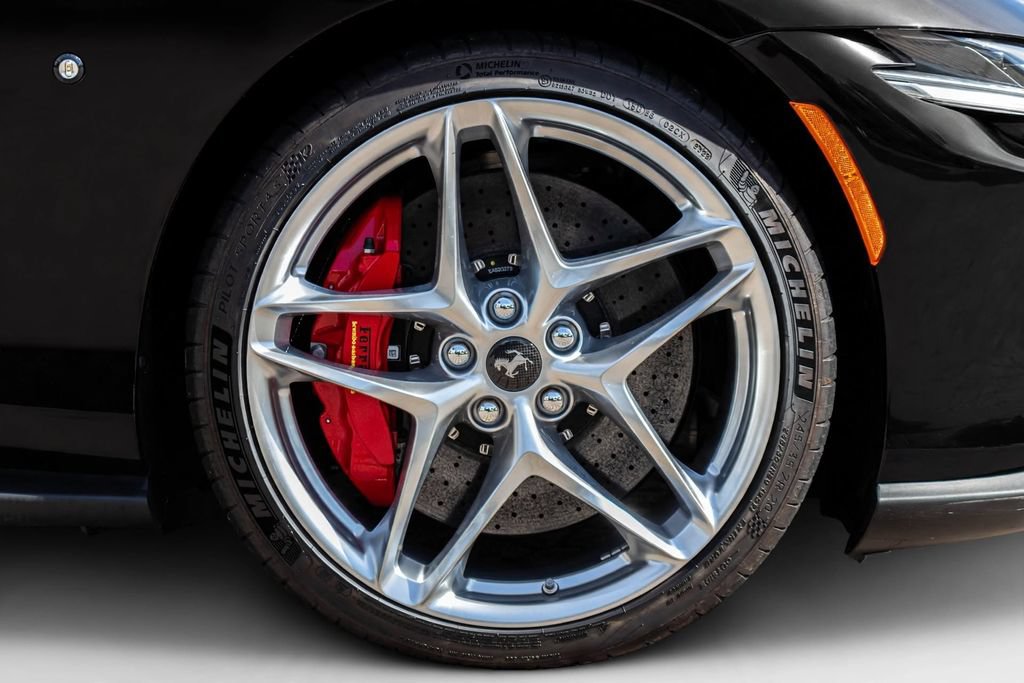 Certified 2024 Ferrari Roma Spider RWD image 59
