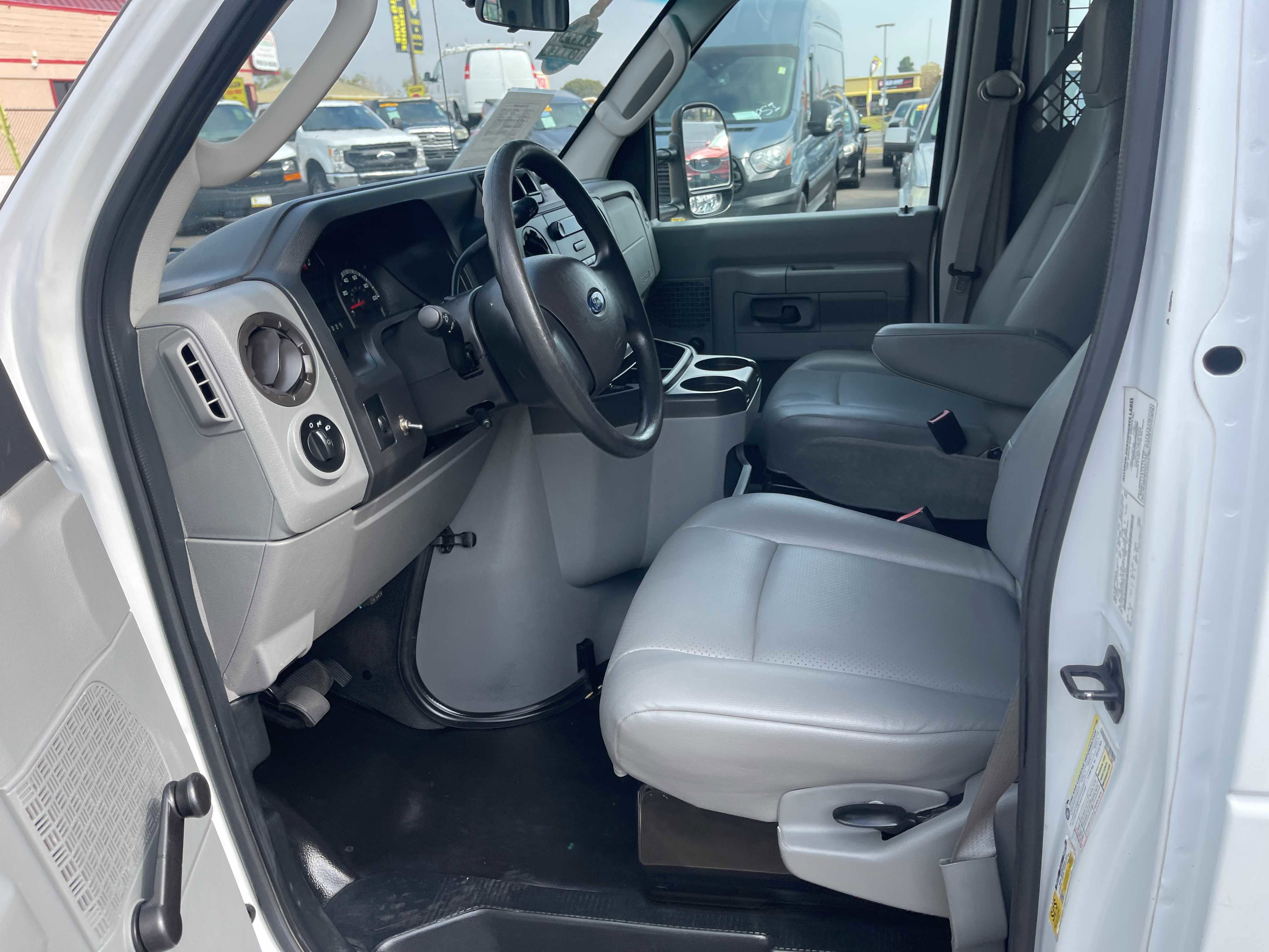 Used 2013 Ford E-150 and Econoline 150 image 17